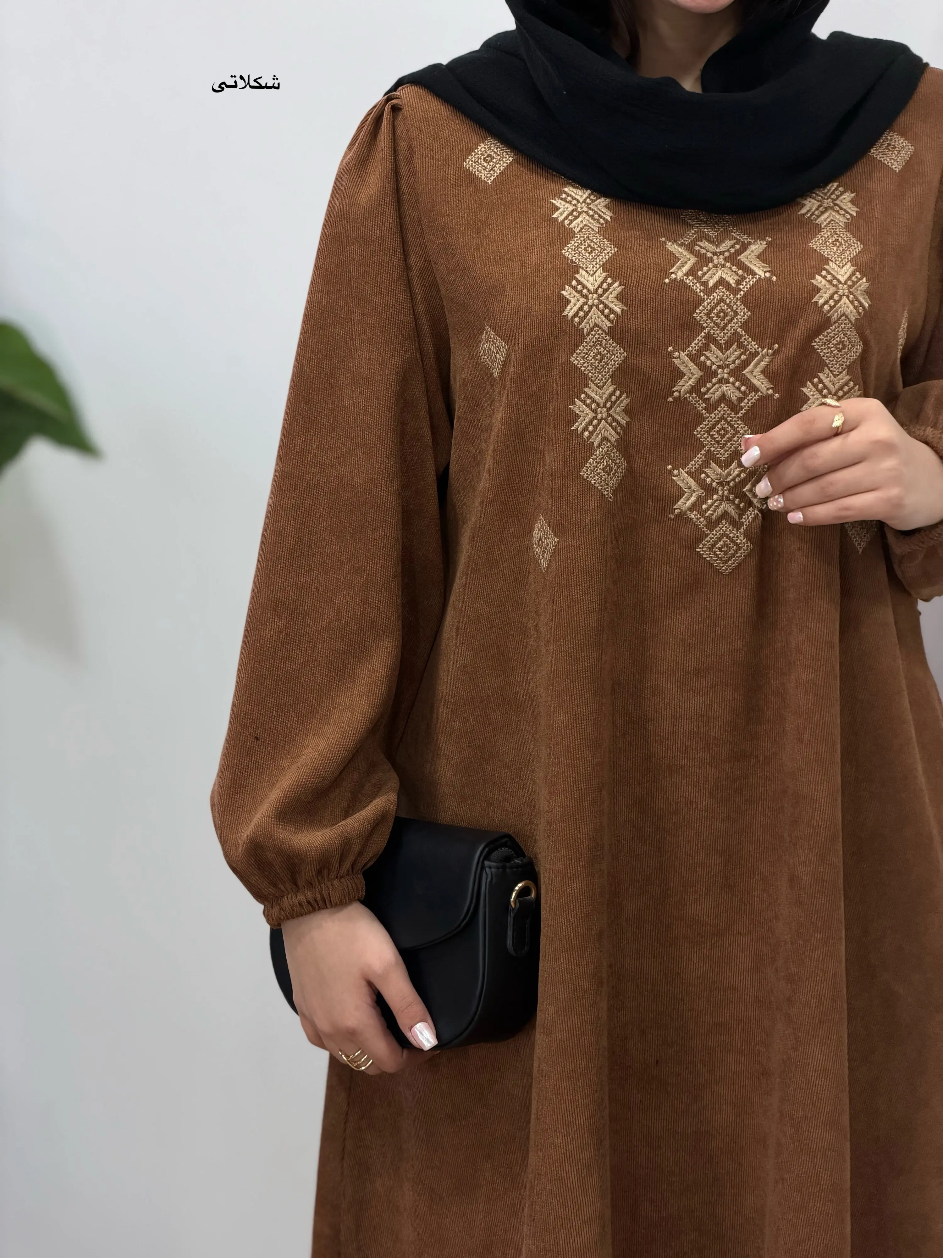 پیراهن مانتویی گلدوزی شیوا